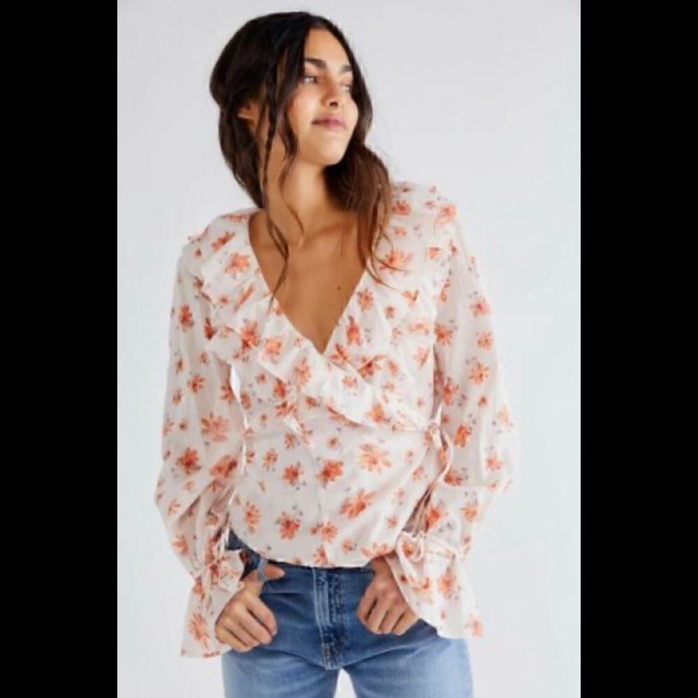NWT FREE PEOPLE Sz L AMANDA RUFFLE WRAP TOP IN IVORY COMBO
